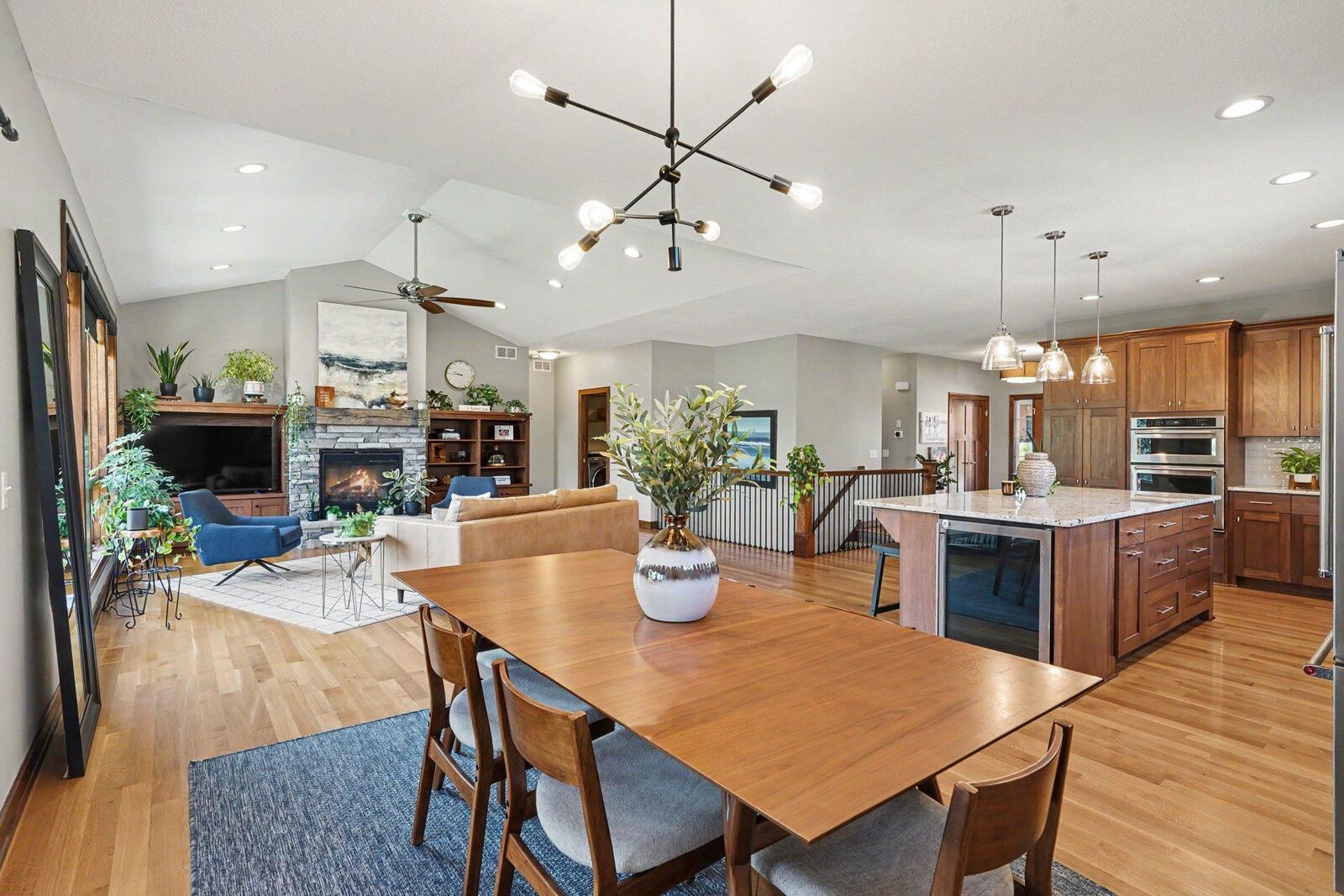 Property Photo:  1701 Huron Court  MN 55057 