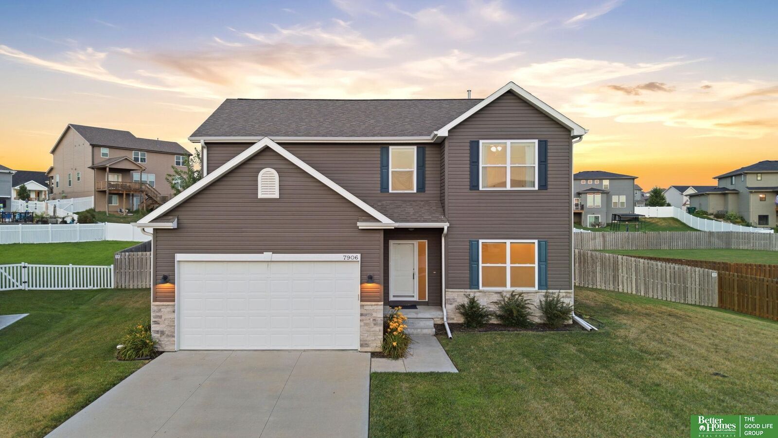 Property Photo: 7906 N 173rd Terrace Circle NE 68007
