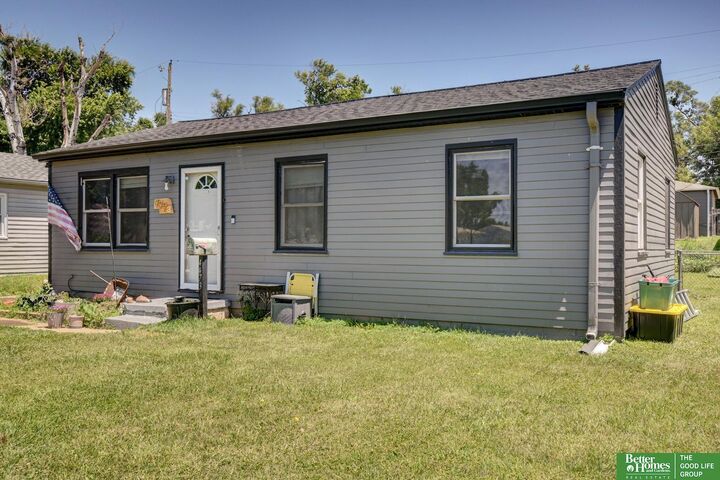 Property Photo: 4473 S 61 Avenue NE 68117