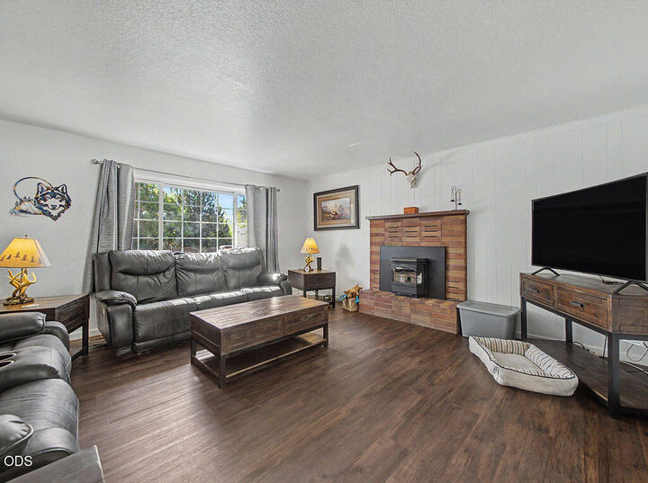Property Photo:  3697 Madison Street  OR 97603 