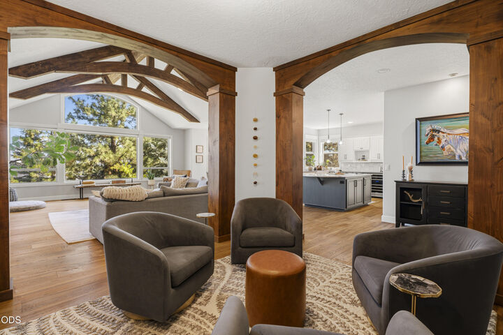 Property Photo: 1804 NW Remarkable Drive OR 97703