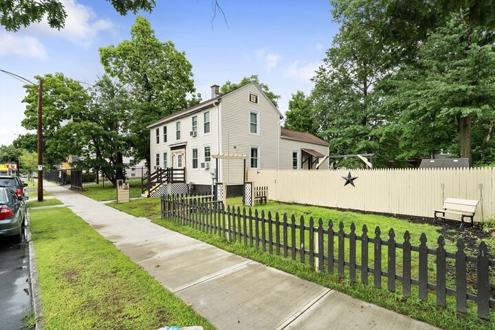 Property Photo:  19 Suffolk St  MA 01109 