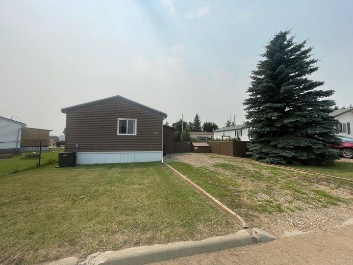 92 Railway Avenue — photo 1