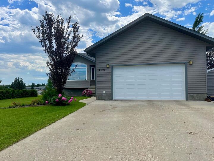 Property Photo: 4905 5 Avenue AB T0B 0V0