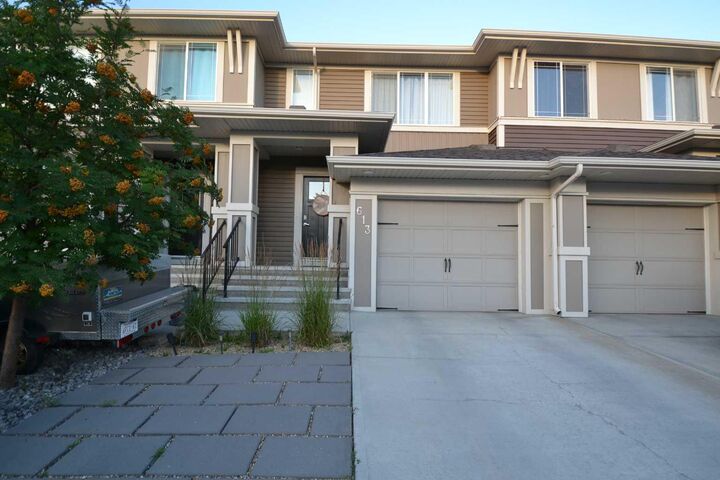 Property Photo: 613 Hillcrest Road SW AB T4B 4C8