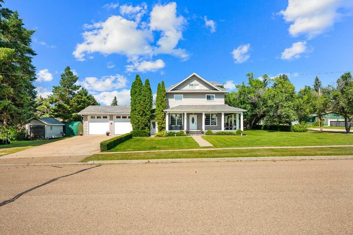 Property Photo: 5100 3 Avenue AB T0B 0V0