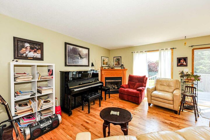 Property Photo: 4009 69A Street Close AB T4V 4X9