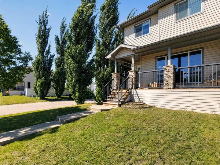 Property Photo:  11220 69 Avenue  AB T8W 0E1 