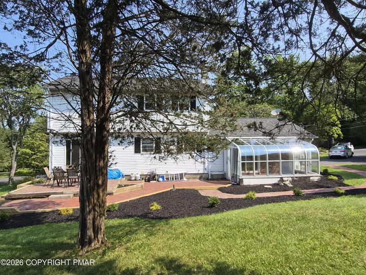 Property Photo:  16 Spring Lake Drive  PA 18301 