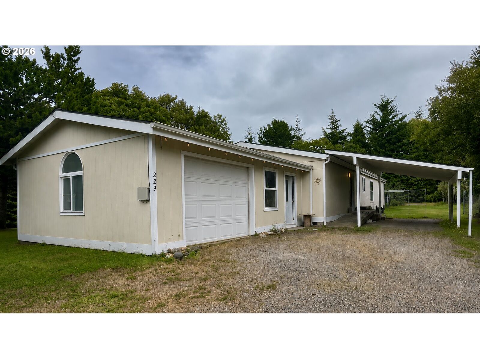 Property Photo:  229 N Main St  OR 97420 