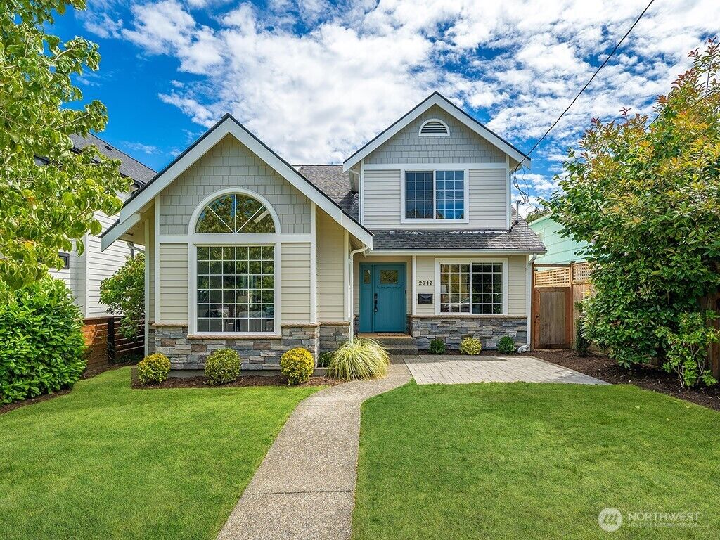 Property Photo:  2712  57th Avenue SW  WA 98116 