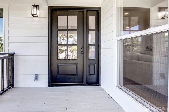 Property Photo: 3318 Glacier Peak Avenue WA 98208