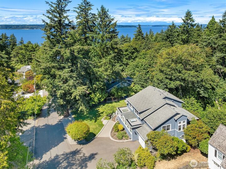 Property Photo:  2428 SW 150th Street  WA 98166 