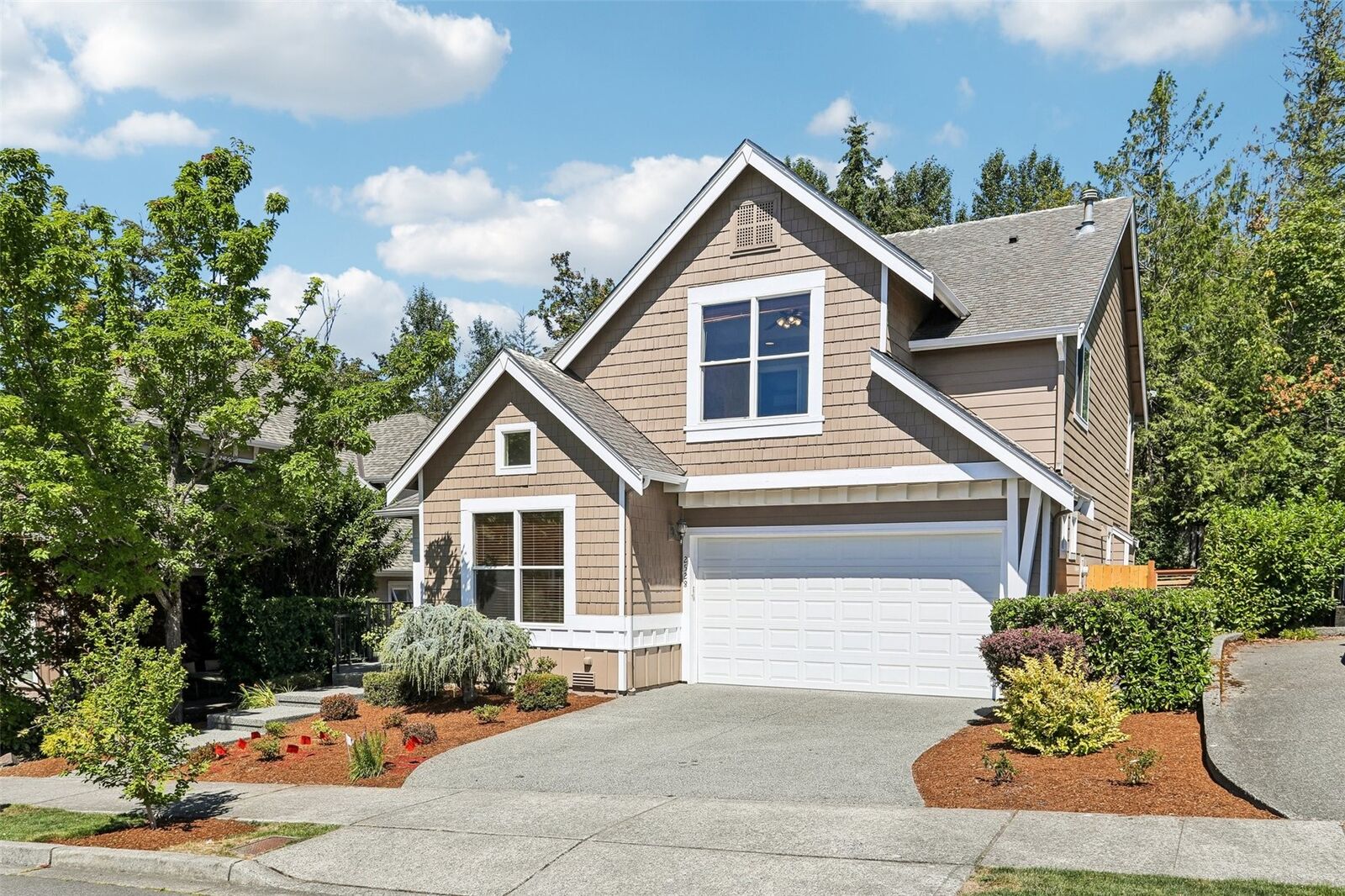 Property Photo:  2528  Larchmount Dr NE  WA 98029 