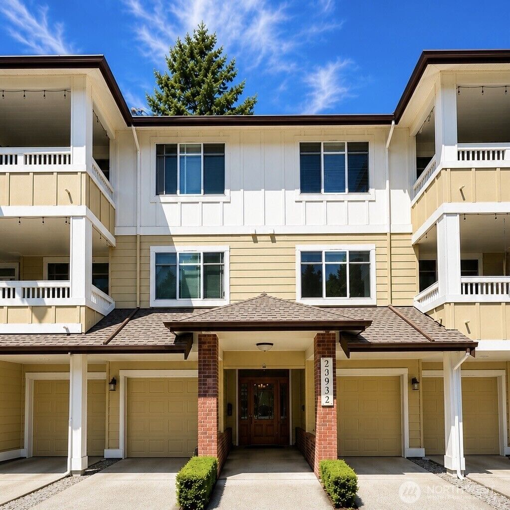 Property Photo:  23932 NE 115th Lane 301  WA 98053 