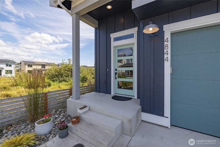 Property Photo:  4844  Northview Court  WA 98226 