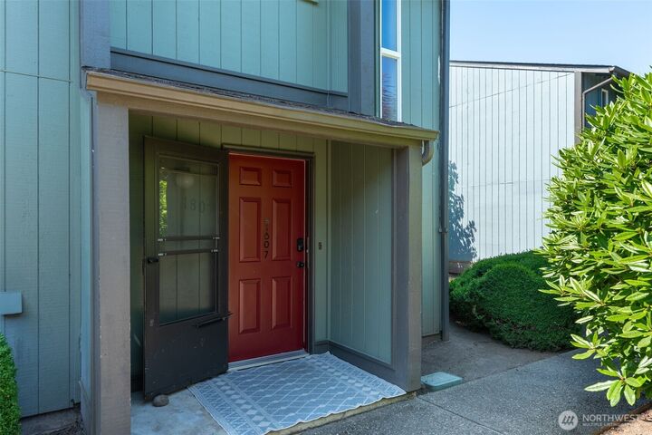 Property Photo:  1801  M Street NE 1807  WA 98002 