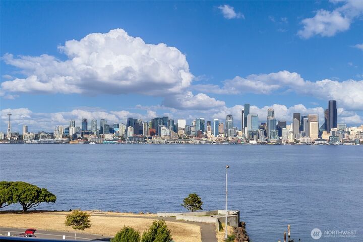 Property Photo: 1221 Harbor Avenue SW 402-3 WA 98116