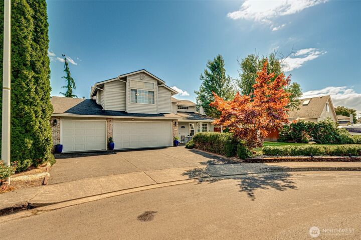 Property Photo:  307 NE 134th Circle  WA 98685 