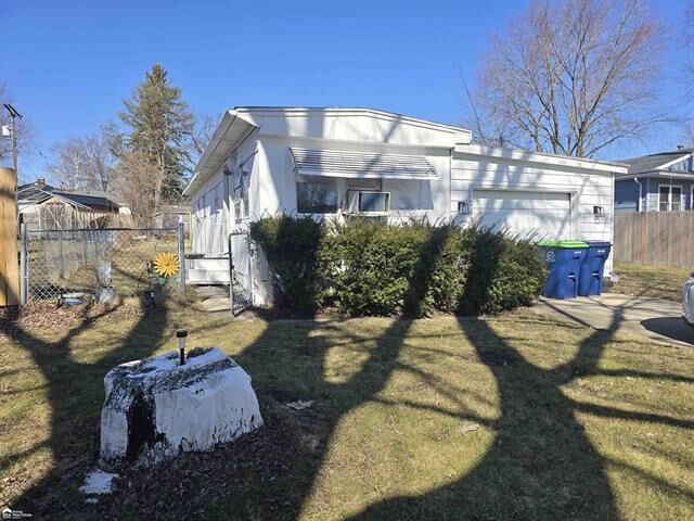 Property Photo:  213 E Oak Street  MI 48655 