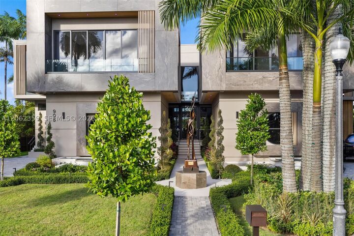 Property Photo: 905 Belle Meade Island Dr FL 33138