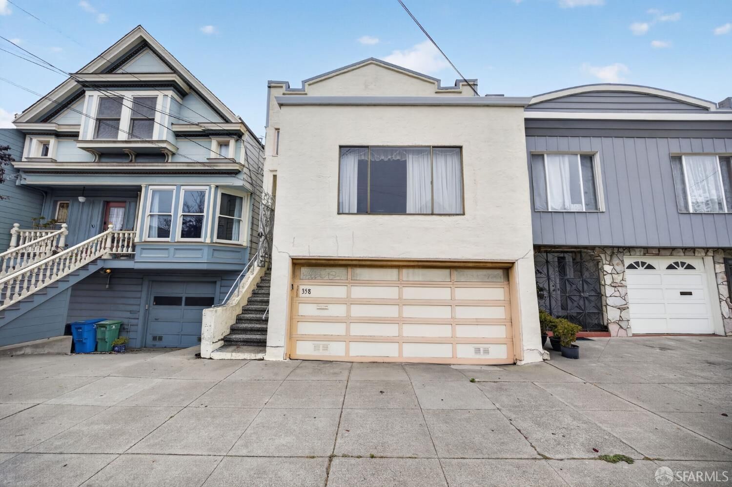 Property Photo:  358 London Street  CA 94112 