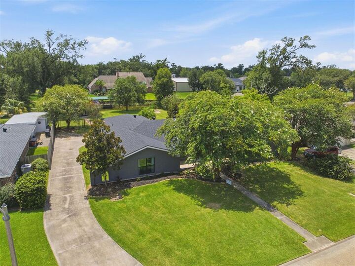 Property Photo:  215 Orchard  LA 70605 