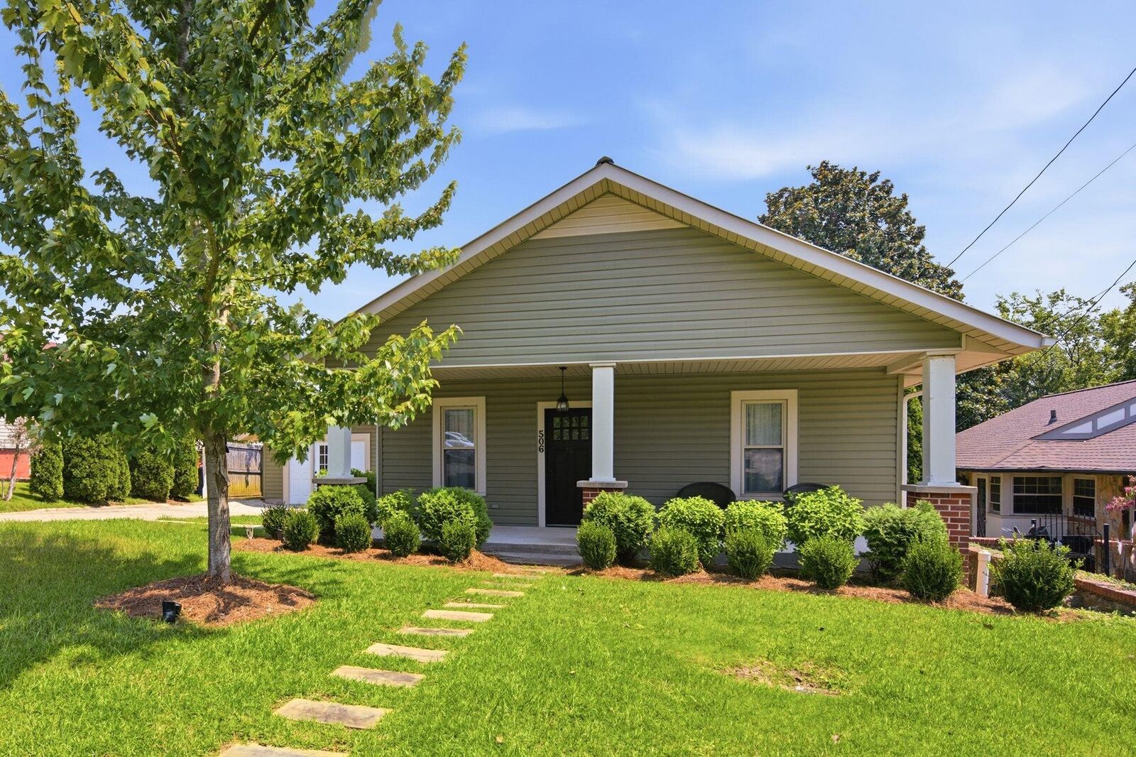 Property Photo:  506 4th St SE  AL 35055 