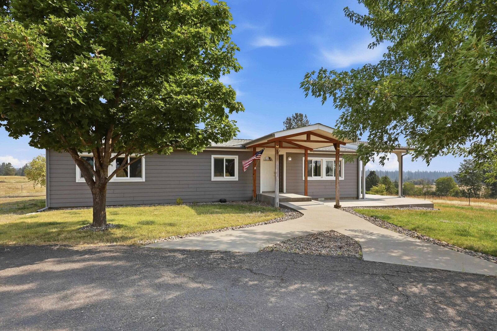 Property Photo:  26910 N Dennison Rd  WA 99006 
