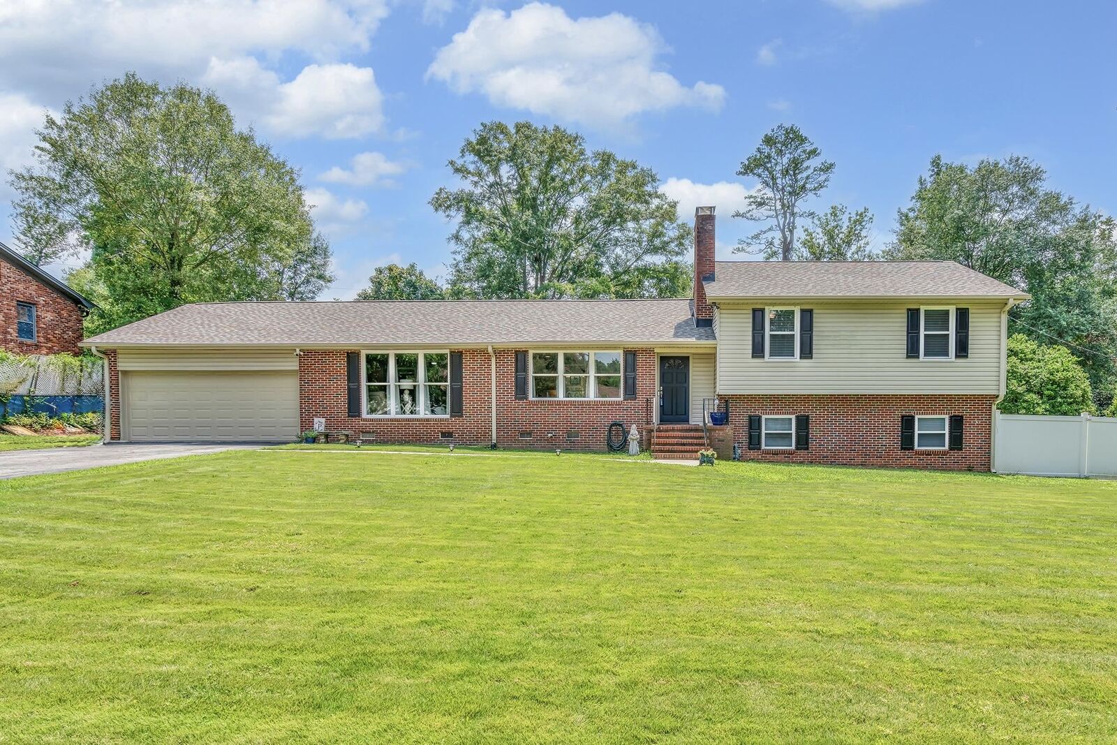 Property Photo: 116 Galaxie Place SC 29307