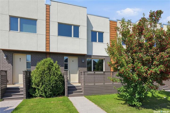 103 Willis Crescent 6 — photo 1