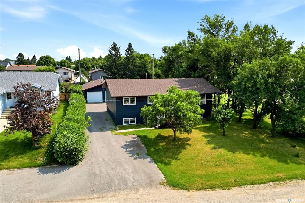Property Photo:  365 Second Street  SK S0G 3E0 