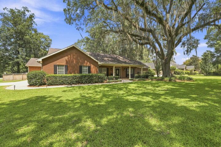 Property Photo:  210 Meadow Ridge Drive  FL 32312 