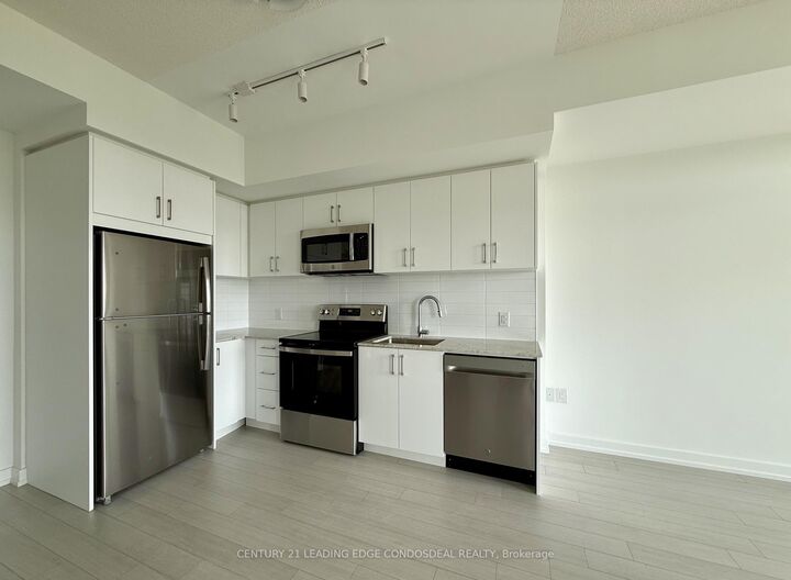 Property Photo:  4010 Eglinton Avenue W 914  ON M9A 0G5 