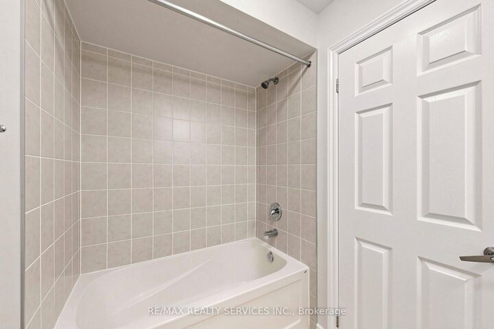 Property Photo:  32 Agava Street  ON L7A 4S5 
