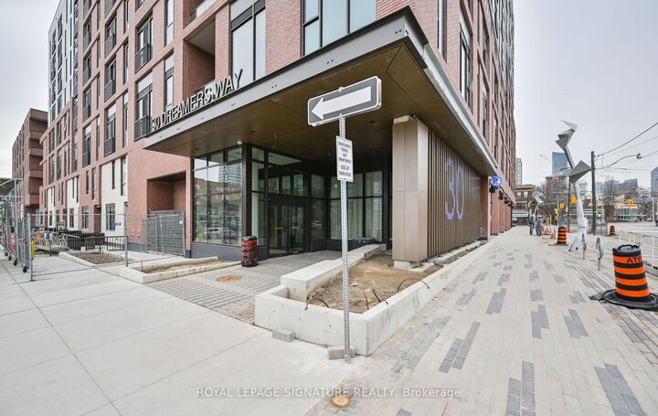 Property Photo: 30 Dreamers Way 825 ON M5A 0Y7