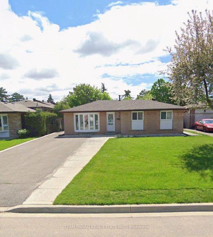 6 Beechwood Crescent — photo 1