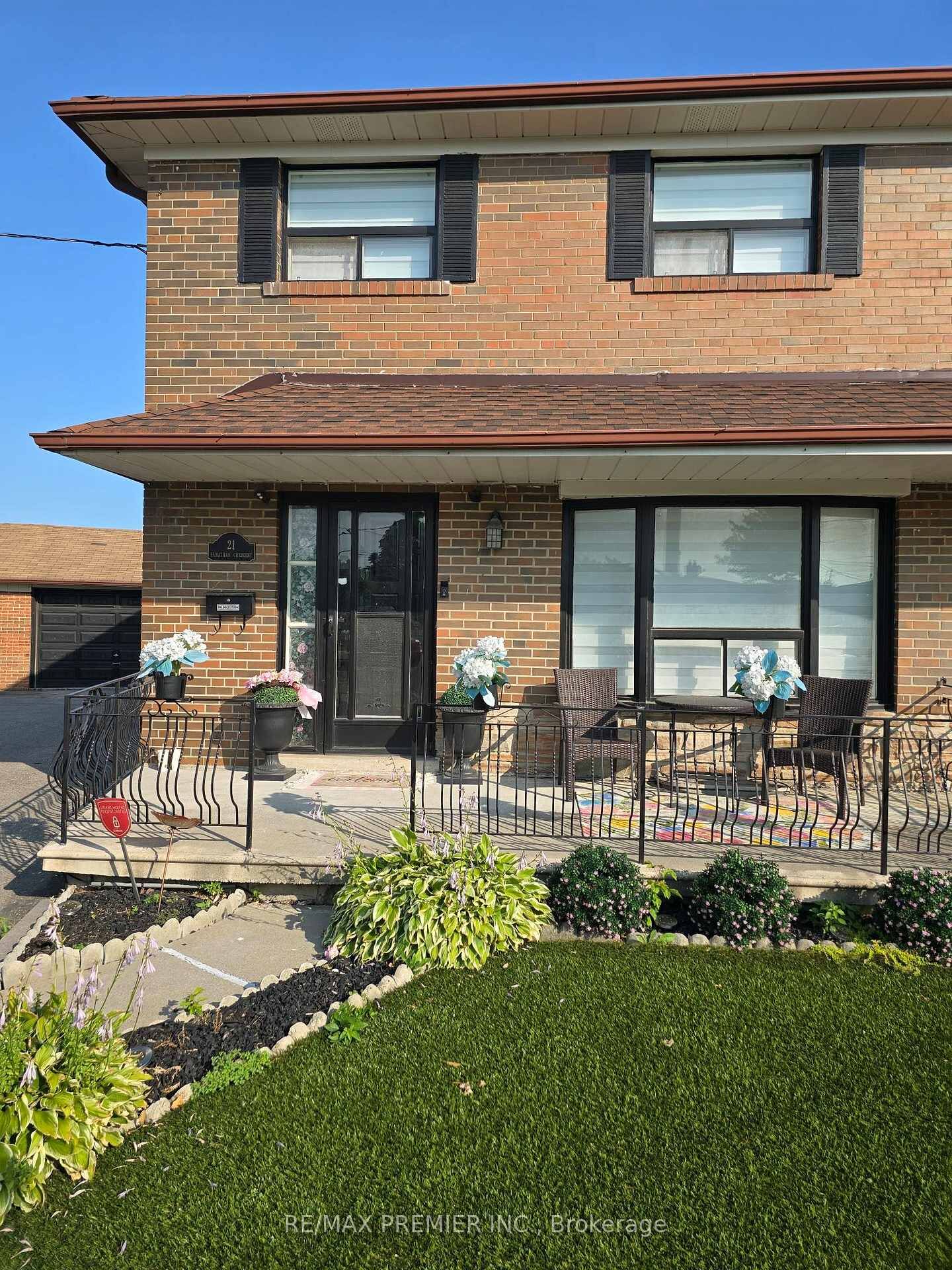 Property Photo:  21 Elnathan Crescent Main  ON M9L 2G2 