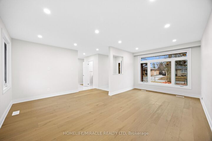 Property Photo: 46 Flintwick Drive ON M1P 4G9
