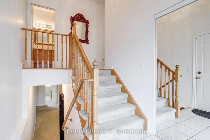 Property Photo: 19 Treeline Boulevard ON L6P 1C5
