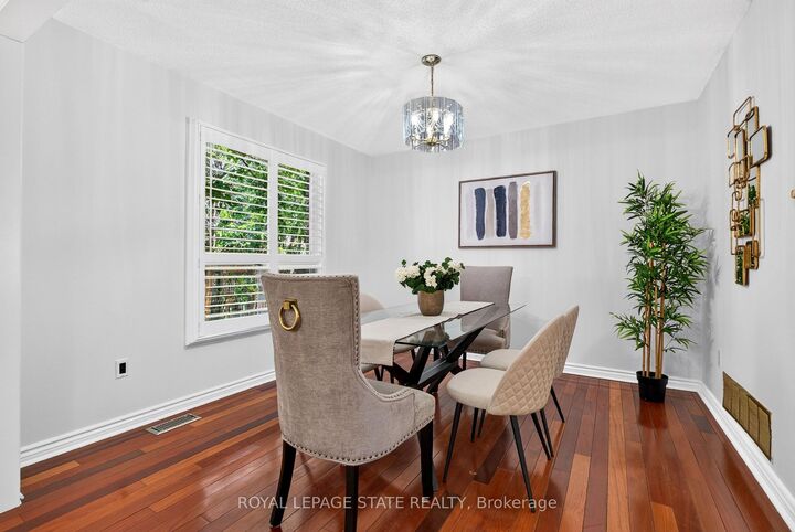 Property Photo: 3631 Cherrington Crescent ON L5L 5C6