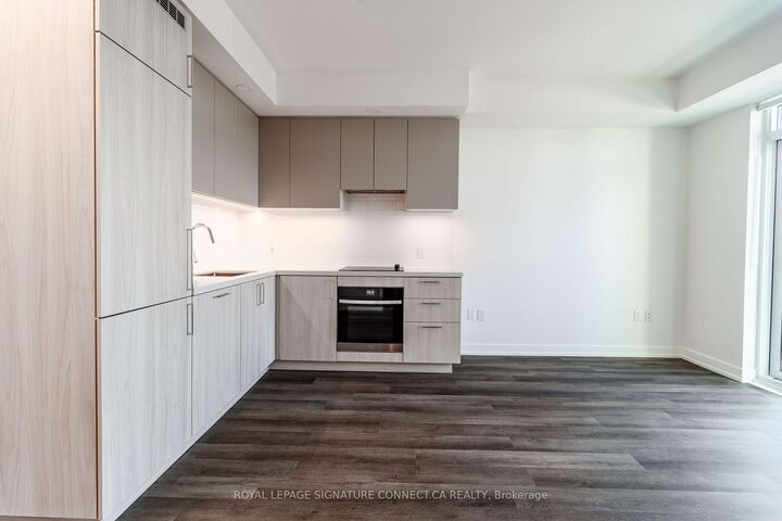 Property Photo:  2851 Hwy 7 N/A 601  ON L4K 1W2 
