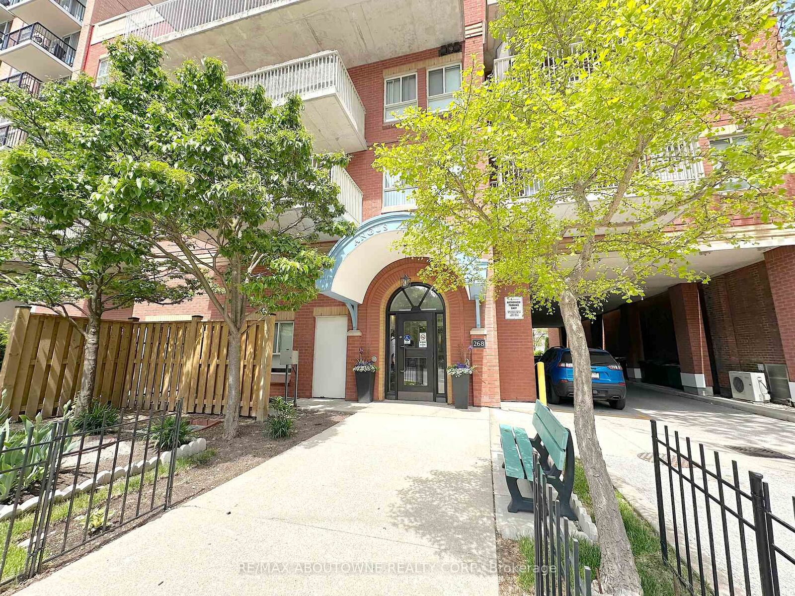 Property Photo:  268 Merton Street 205  ON M4S 1A9 