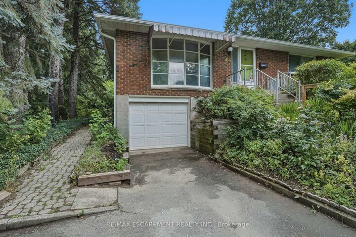 Property Photo: 44 McDonald Court ON L9H 7C4