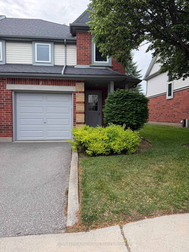 Property Photo:  920 Edinburgh Road S 7  ON N1G 5C6 
