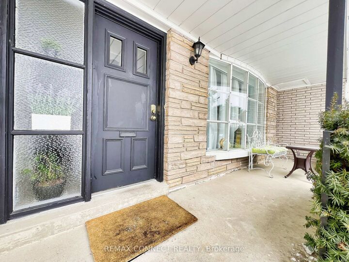 Property Photo: 24 Lalton Place ON M1E 1T4