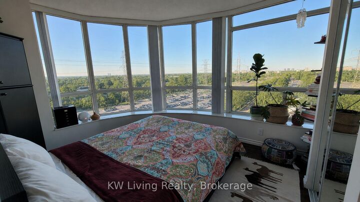 28 Pemberton Avenue 903 — photo 1