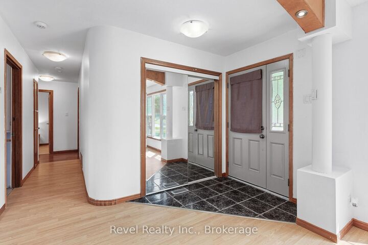 Property Photo:  142 Sanderling Crescent  ON K9V 5L2 