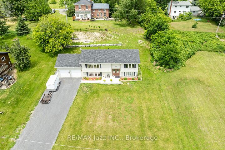 Property Photo: 23 Bayview Drive ON K7R 3K8