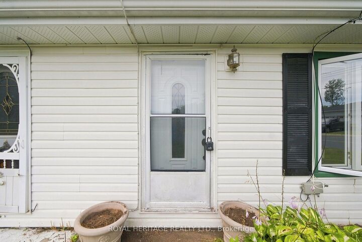 Property Photo: 44 Division Street ON K0K 1S0